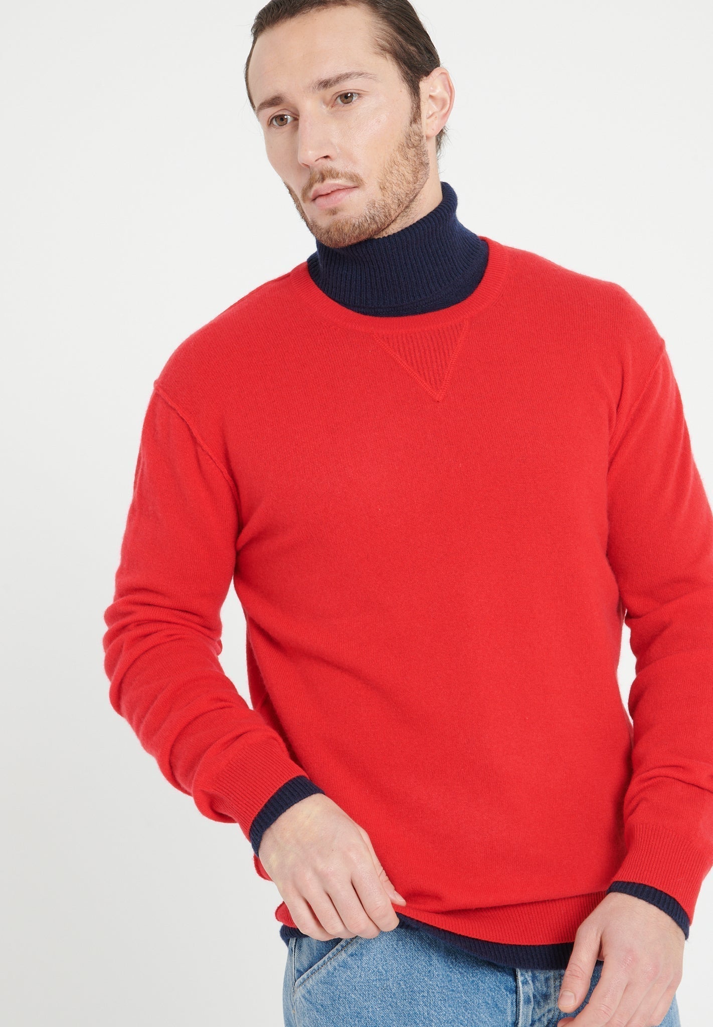 Cashmere round - neck sweater red - Tuesday Morning - Sweaters & Hoodies