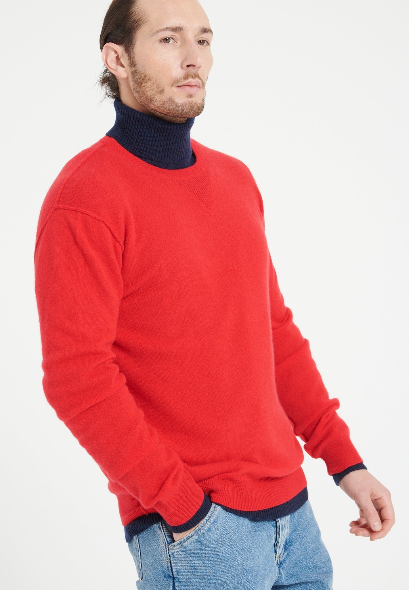 Cashmere round - neck sweater red - Tuesday Morning - Sweaters & Hoodies