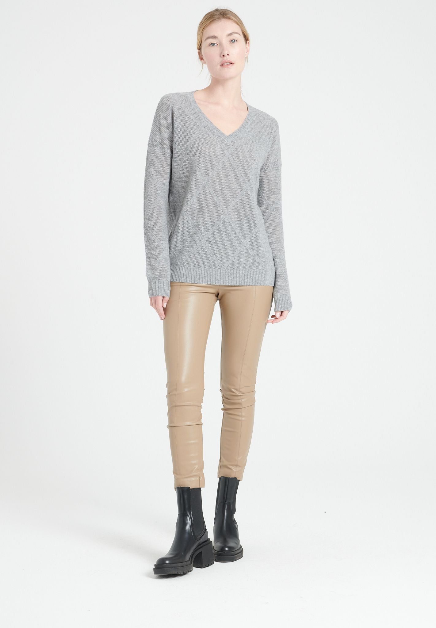 Cashmere V - neck pointelle sweater light grey - Tuesday Morning - Sweaters & Hoodies