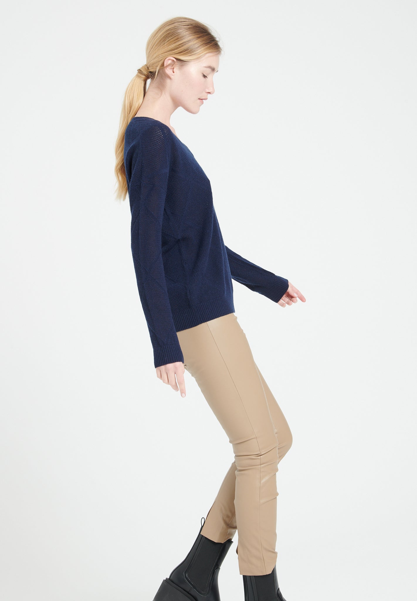 Cashmere V - neck pointelle sweater navy blue - Tuesday Morning - Sweaters & Hoodies