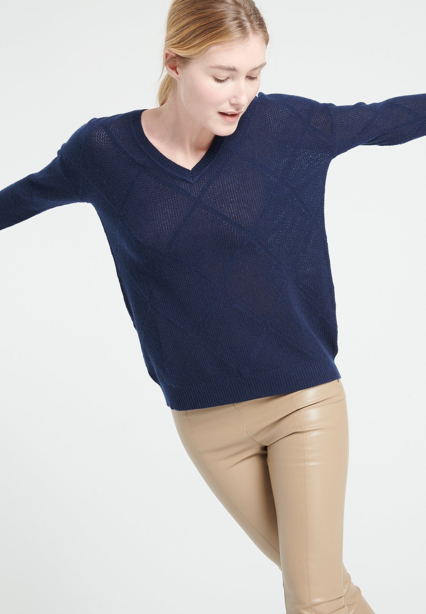 Cashmere V - neck pointelle sweater navy blue - Tuesday Morning - Sweaters & Hoodies