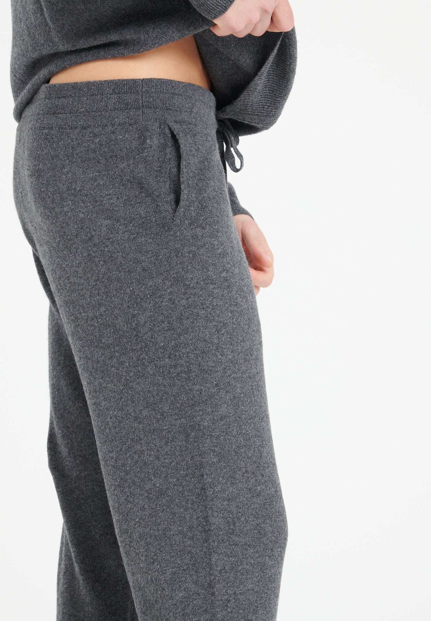 Charcoal grey cashmere sweatpants - Tuesday Morning - Pants