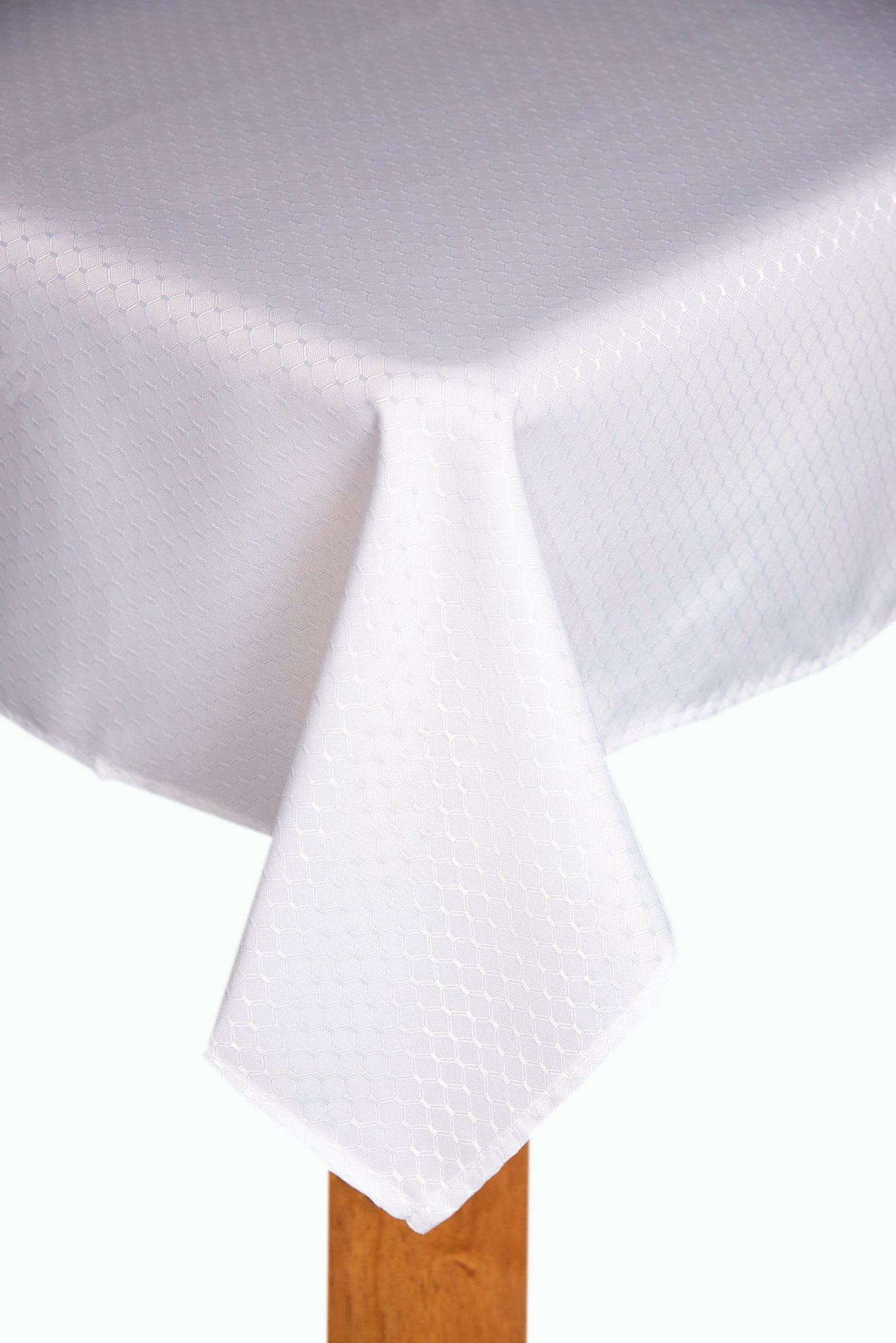 Chelton 100% Polyester Tablecloth - Tuesday Morning - Tablecloths