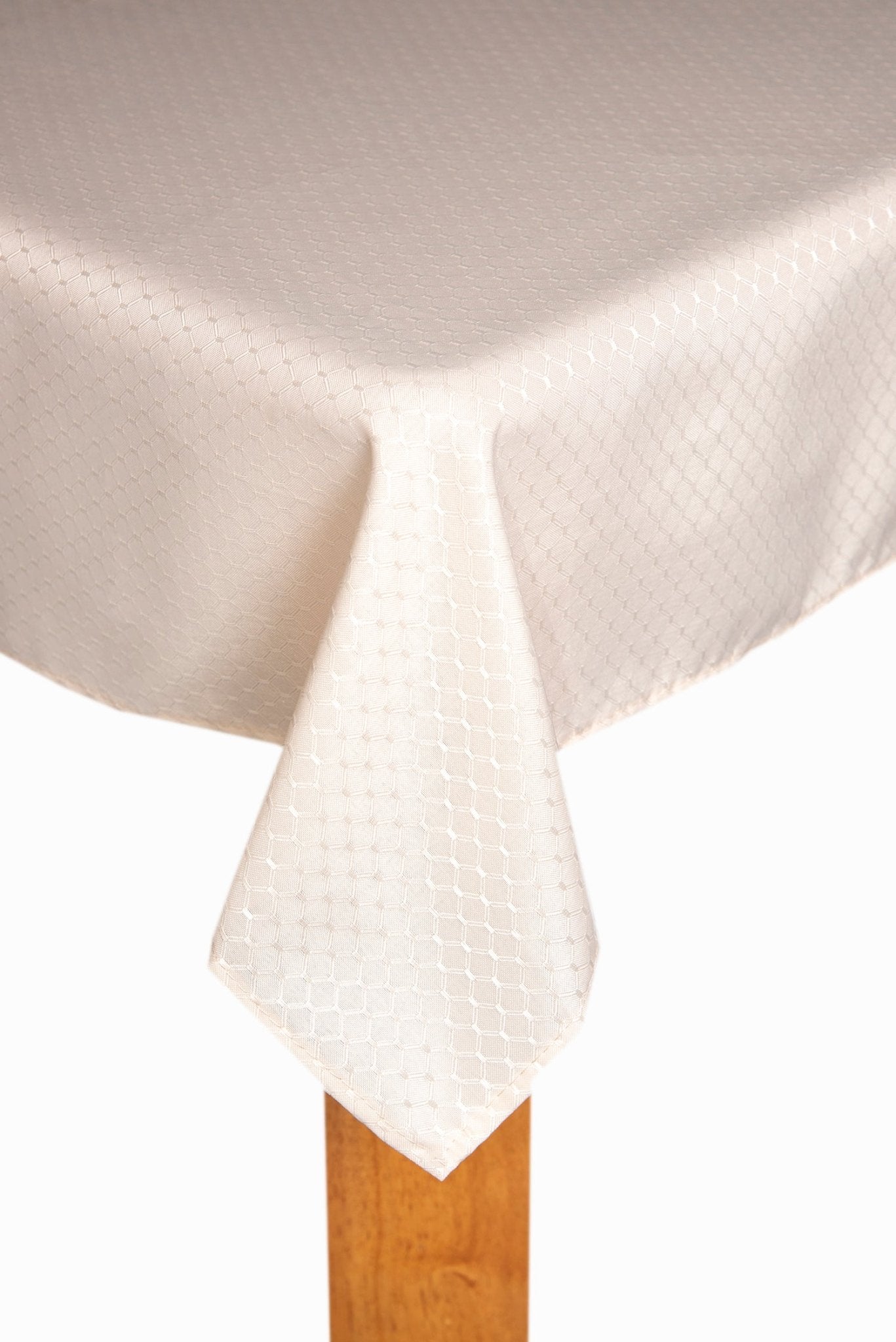 Chelton 100% Polyester Tablecloth - Tuesday Morning - Tablecloths