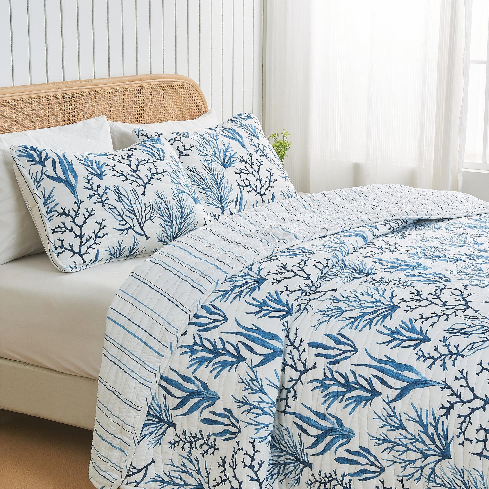 Coastal Navy Coral Quilt Set - Saelia Collection - Tuesday Morning - Quilts & Comforters