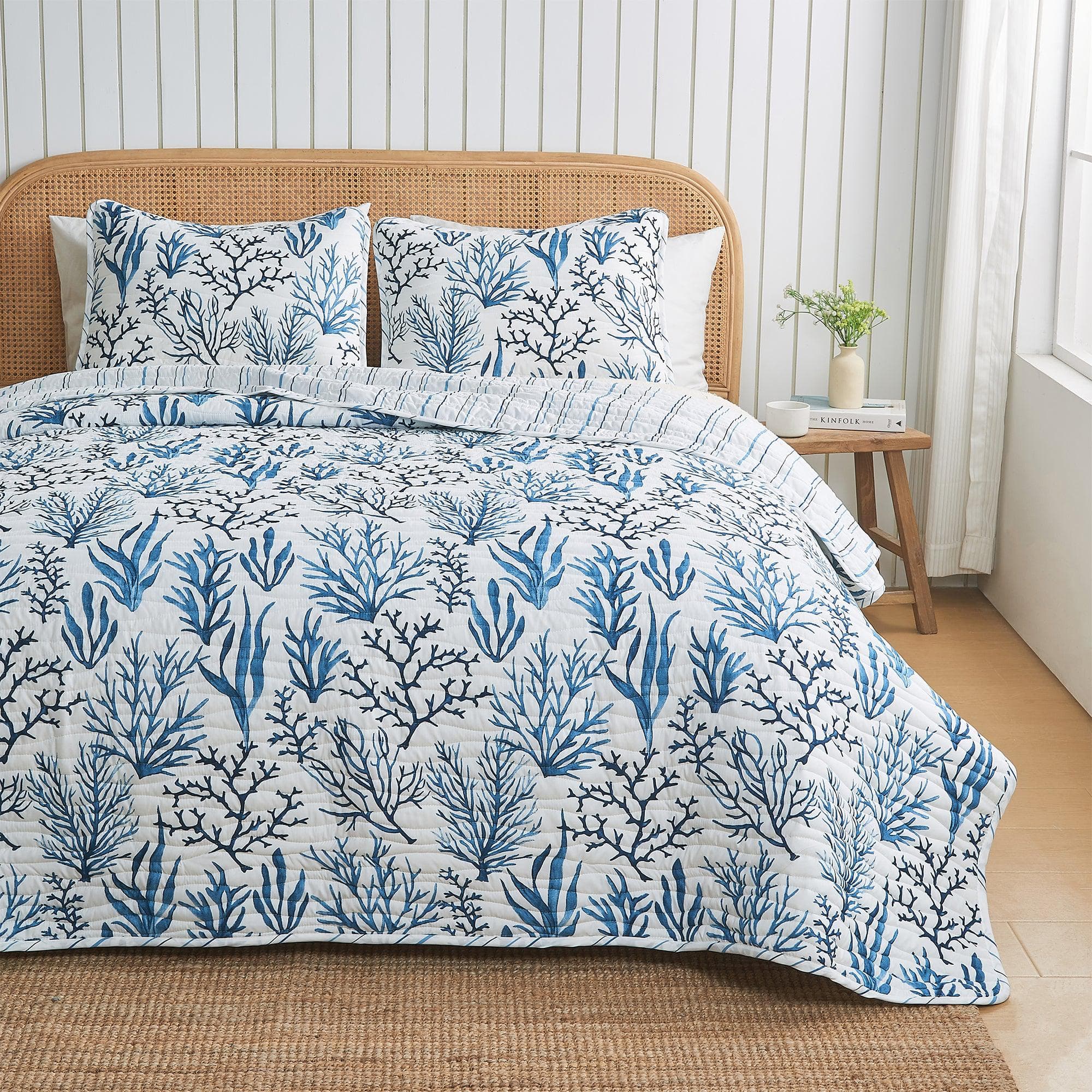 Coastal Navy Coral Quilt Set - Saelia Collection - Tuesday Morning - Quilts & Comforters