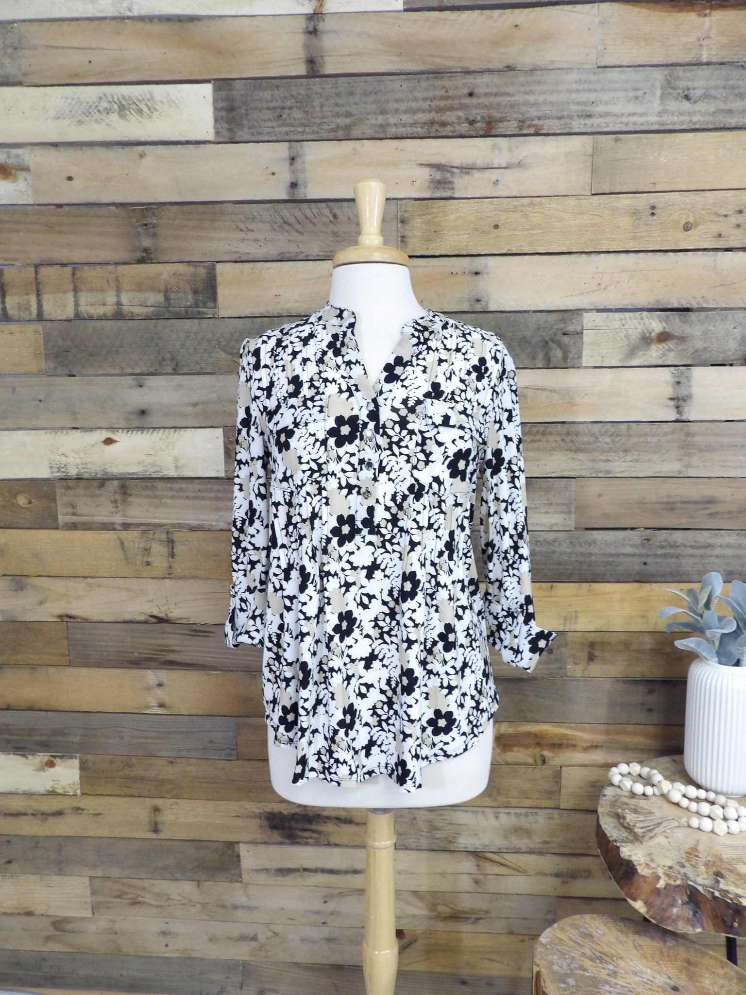 Cocomo Black and White Floral Popover with Pleats - Tuesday Morning - Shirts & Blouses