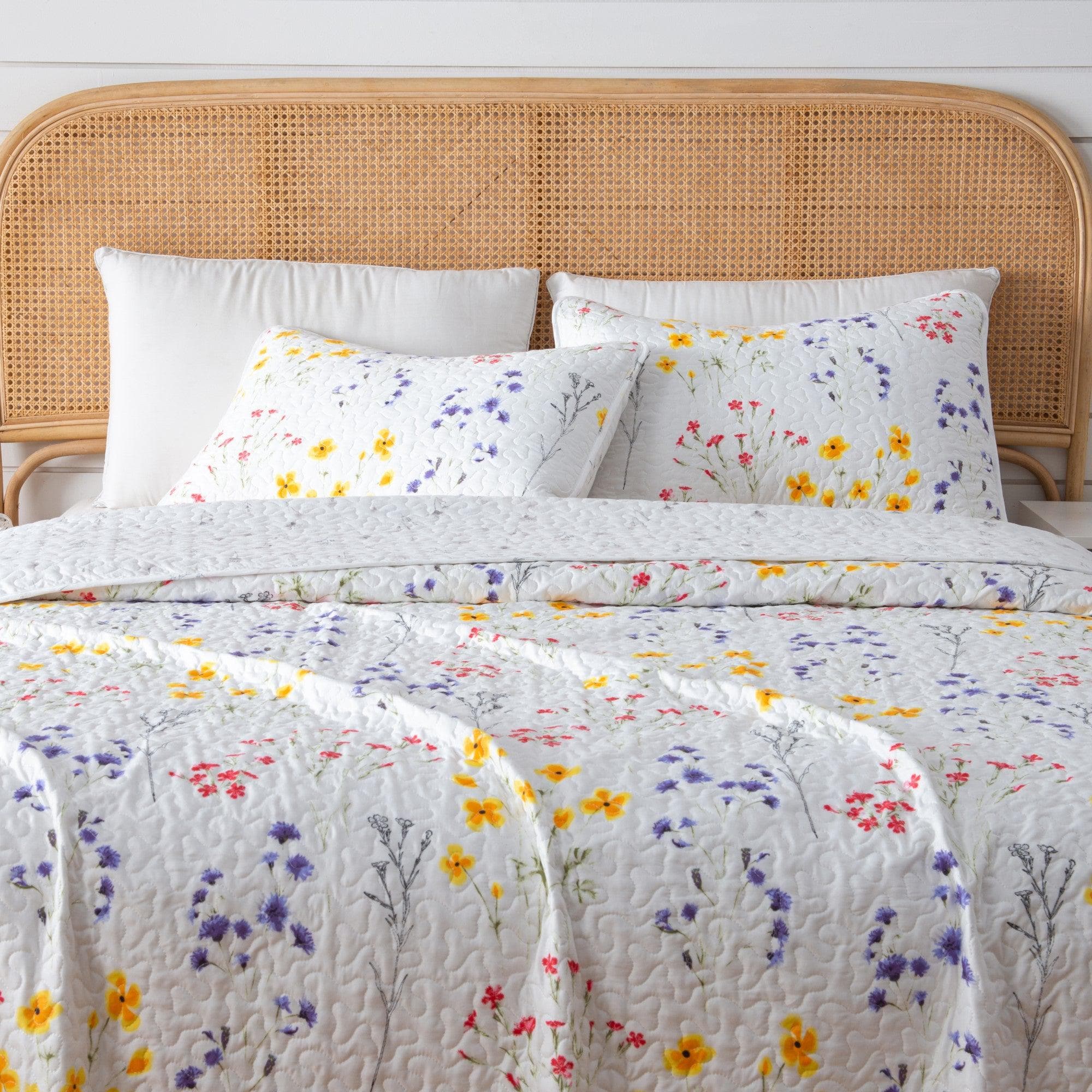 Colorful Floral 3 Piece Quilt Set - Marianne Collection - Tuesday Morning - Quilts & Comforters