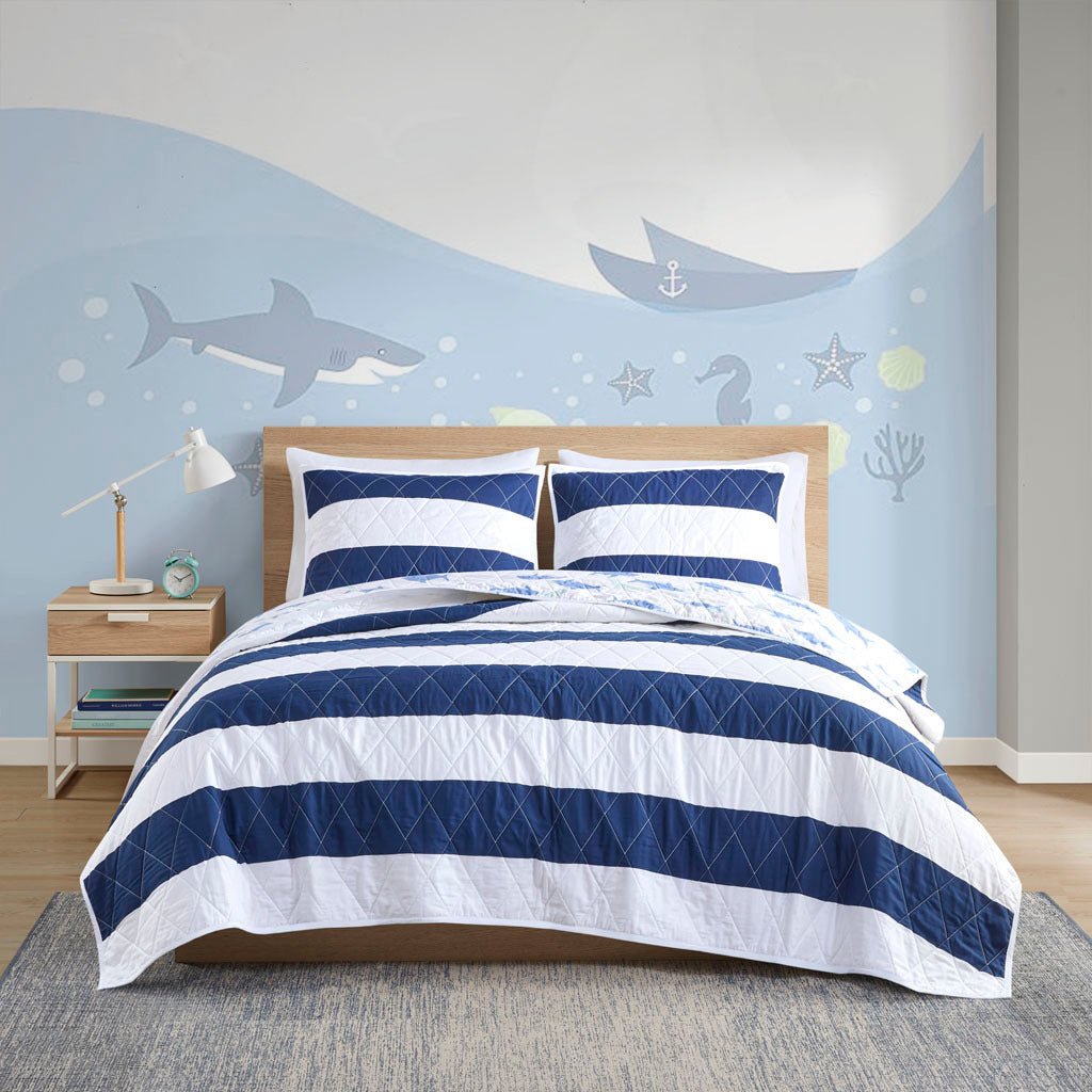 Cotton Cabana Stripe Reversible Quilt Set with Shark Reverse - Tuesday Morning - Comforters & Duvets